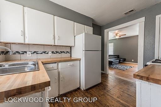 5th image of 2347 Cincinnati Ave APT 03