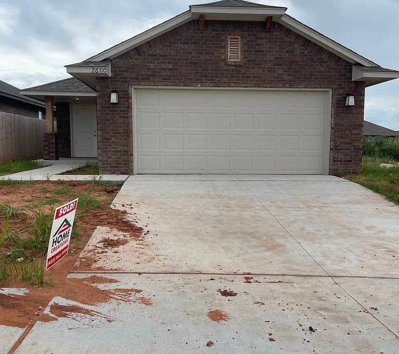 2600 NW 199th St