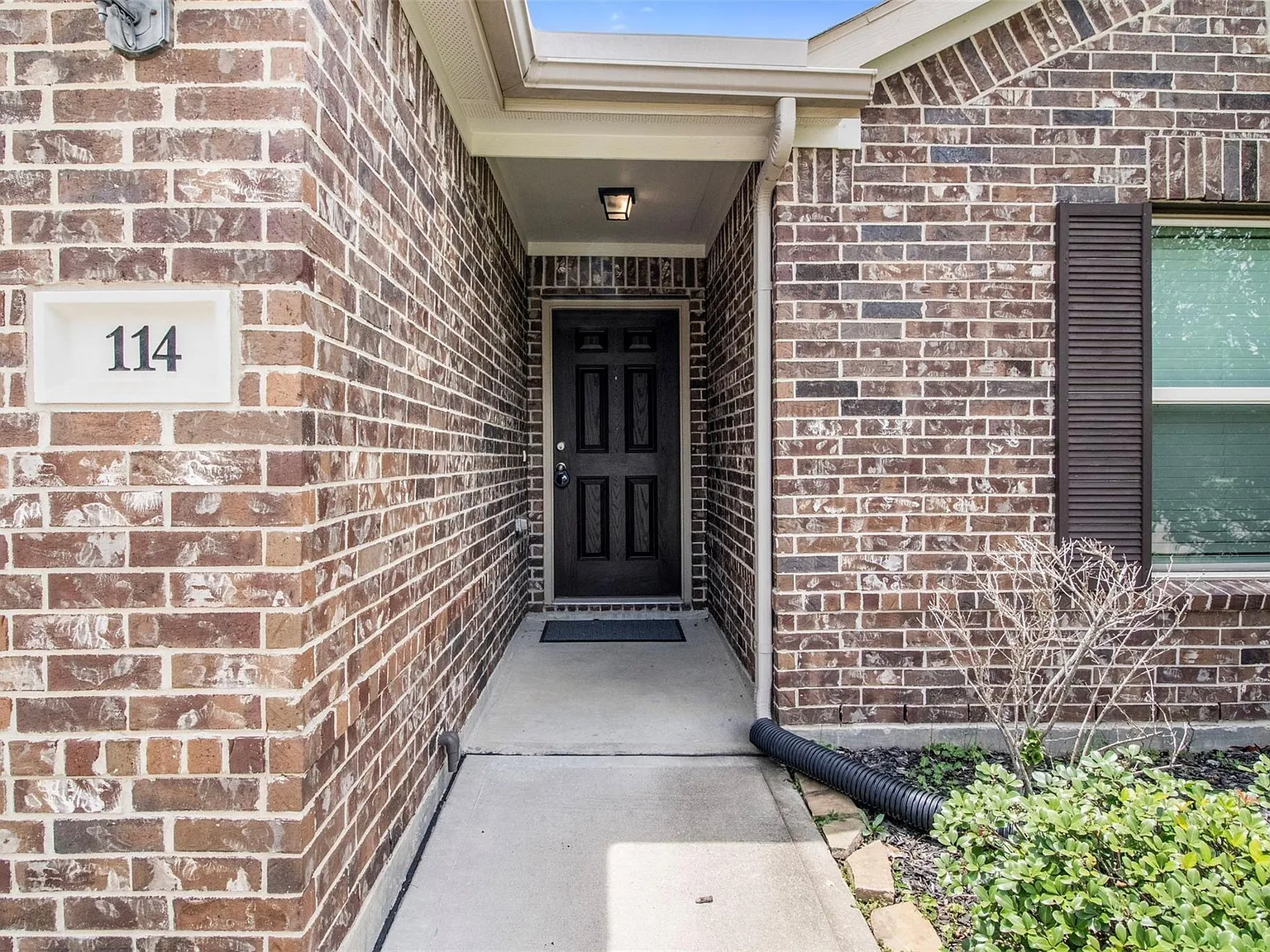 3 bed, 2.0 bath, 1544 sqft, $1,875 — Photo 2