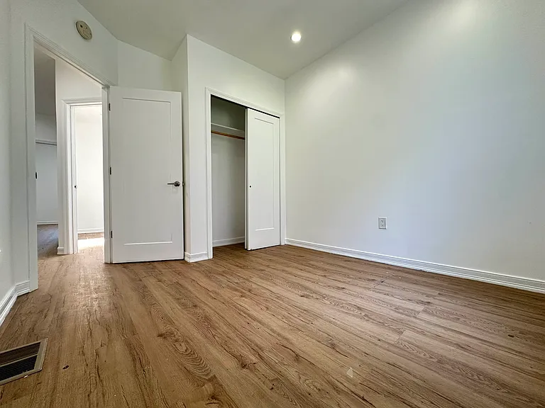 774 E 37th St #1 — Photo 14