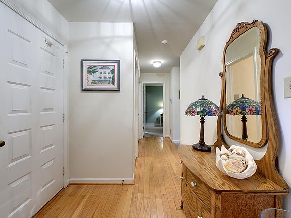 3rd image of 380 Eaton Way