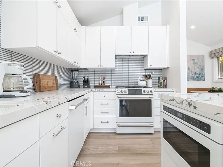 117 35th St — Photo 14