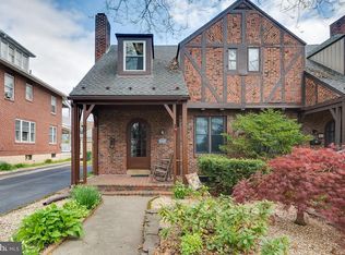 27 E Court Blvd, West Lawn, PA