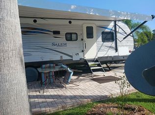 1074 Front St #47, Welaka, FL 32193