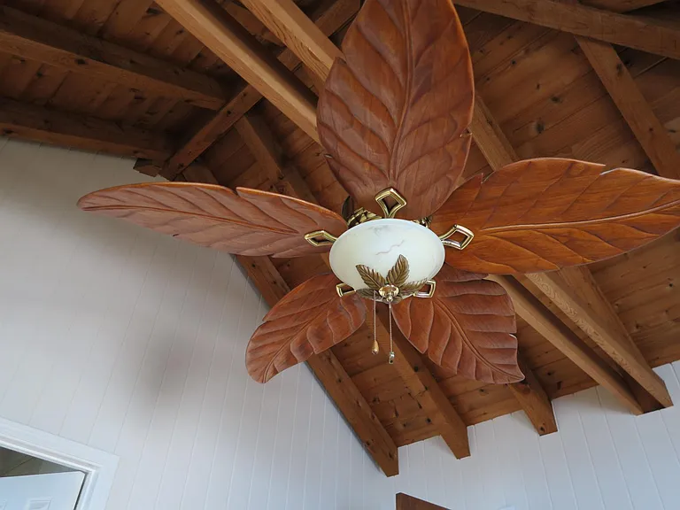 Fan in the second bedroom upstairs