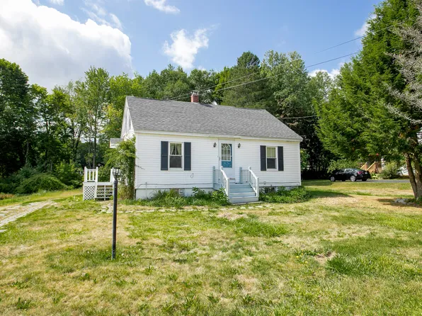 31 Wheelden Heights, Hampden, ME 04444