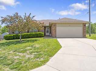 106 W Trail Point Dr, Nixa, MO 65714