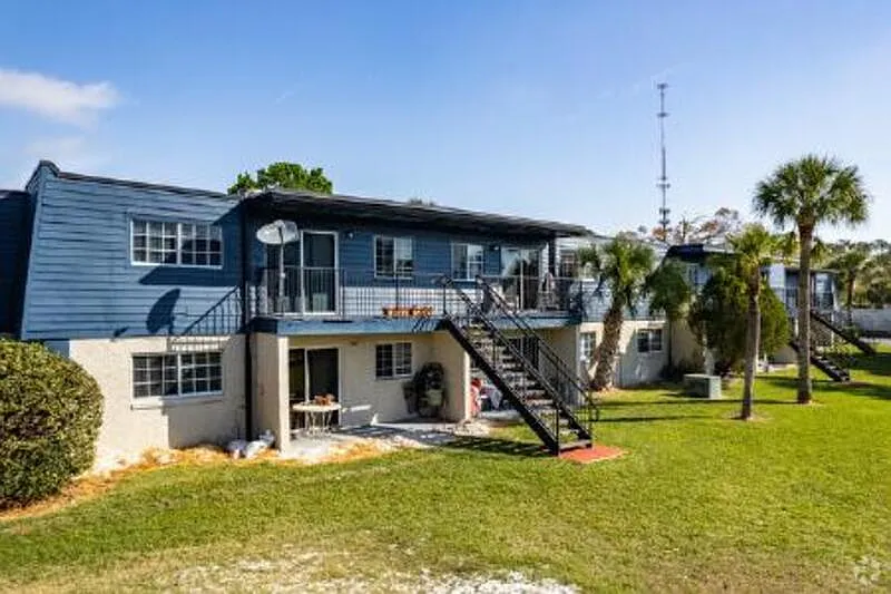 3 bed, 2.0 bath, $1,400 — Photo 4