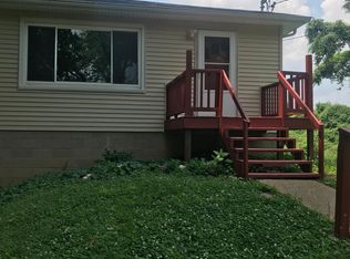 2910 Rose Acres Dr, Maryland Heights, MO 63043