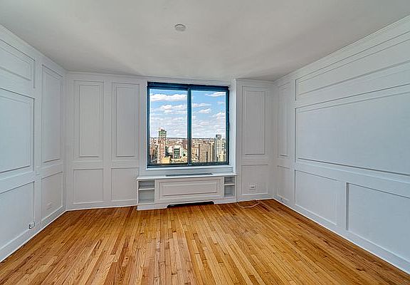 5th image of 300 E 85th St APT 3503