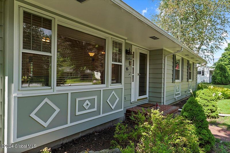4th image of 15 Buena Vista Avenue