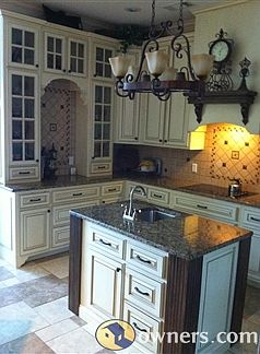 Kitchen - Hutch & Island