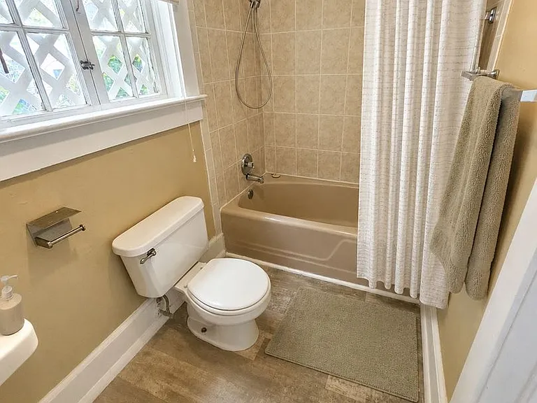735 N Westmoreland Dr — Photo 32