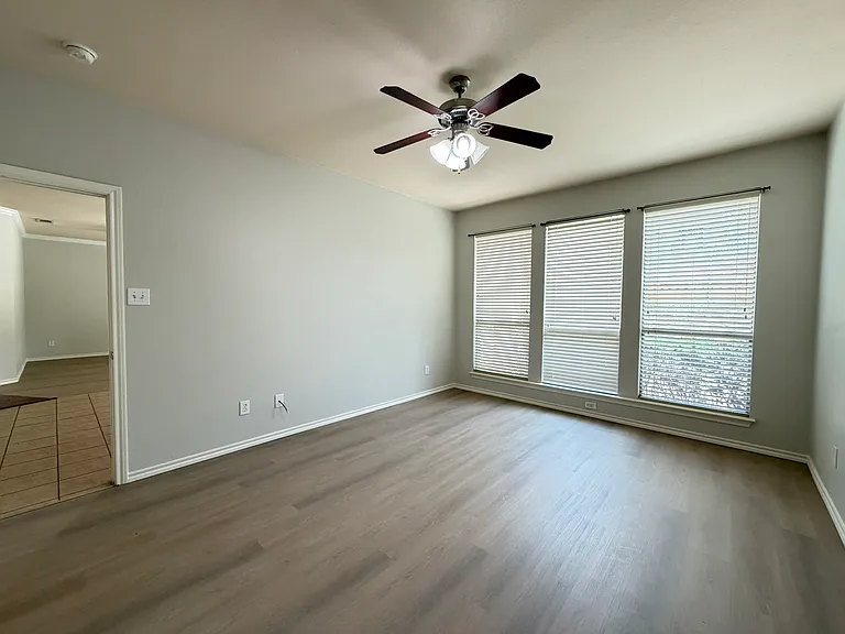 2105 Laurel Forest Dr — Photo 16