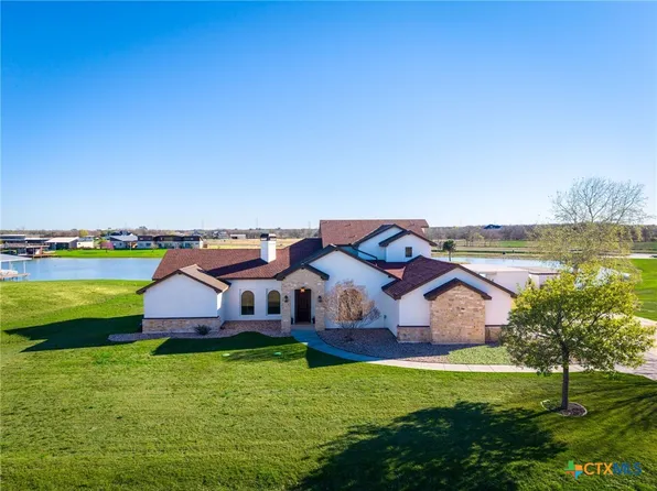 925 River Ranch Cir, Martindale, TX 78655