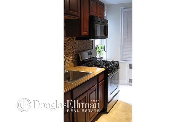 Sold by Douglas Elliman | media 16