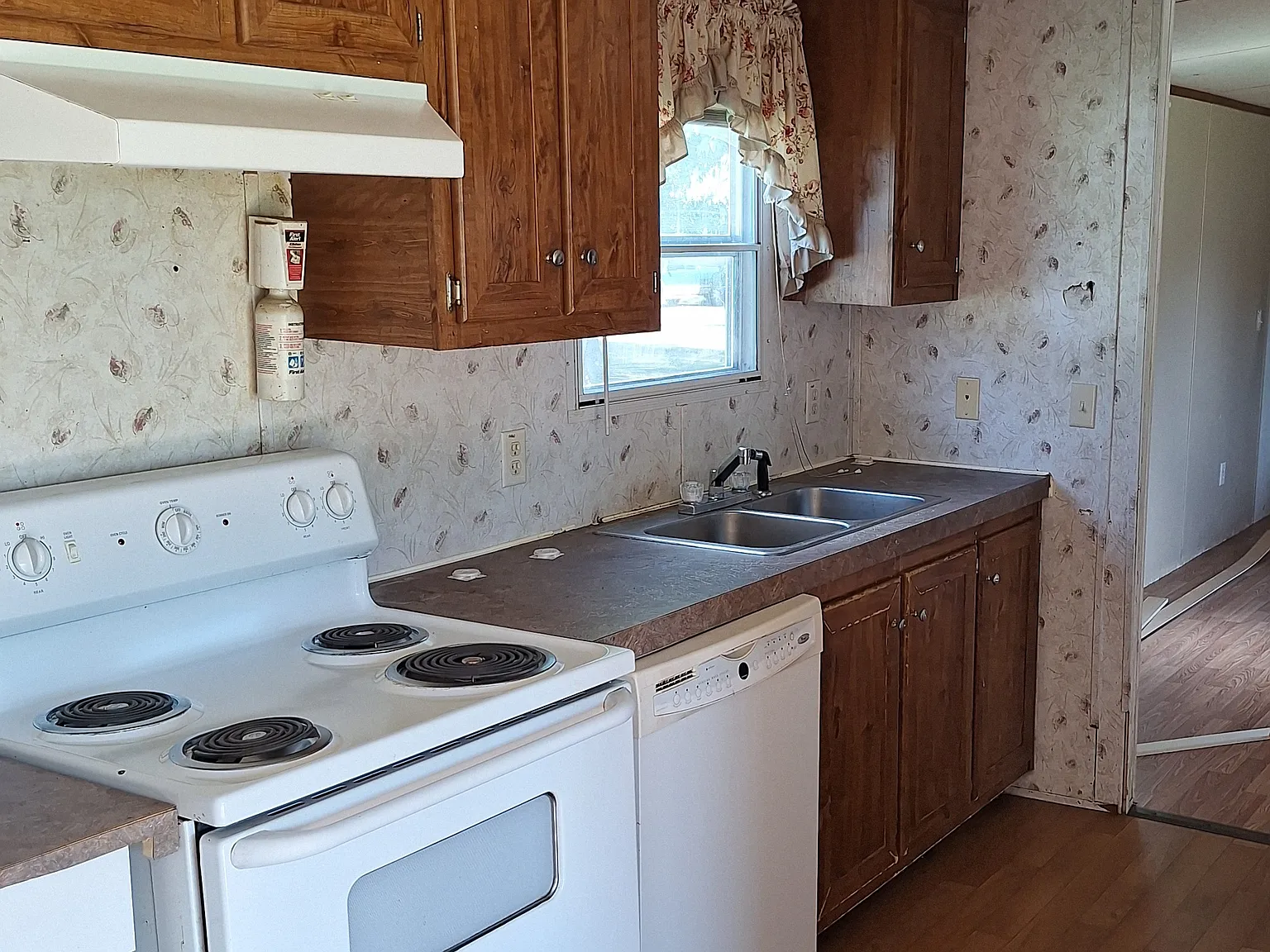 3 bed, 1280 sqft, $950 — Photo 3
