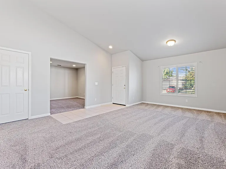 4866 Canfield Cir — Photo 30