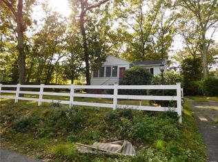 18 Iroquois Trl, Ridge, NY 11961