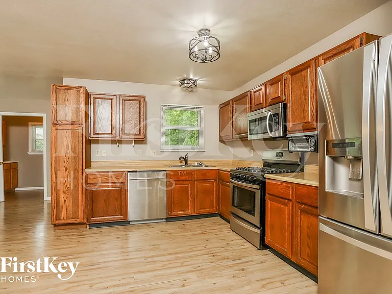 307 W Sunny Hill Blvd — Photo 5