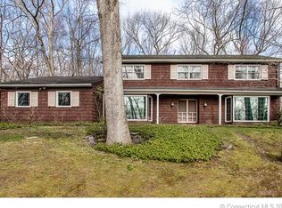 19 Grove Hill Rd, Woodbridge, CT 06525