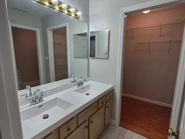415 Park Ave #100 — Photo 9