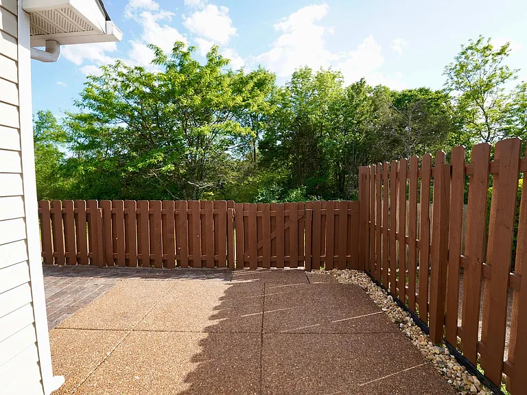 131 Lake Chateau Dr — Photo 22