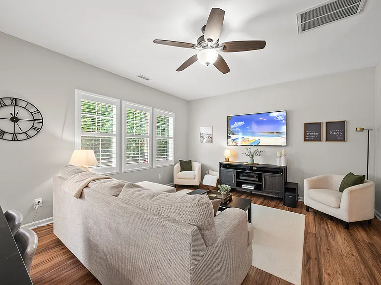 919 Award St — Photo 14