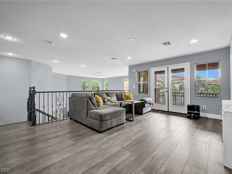 1289 Vietti St — Photo 50