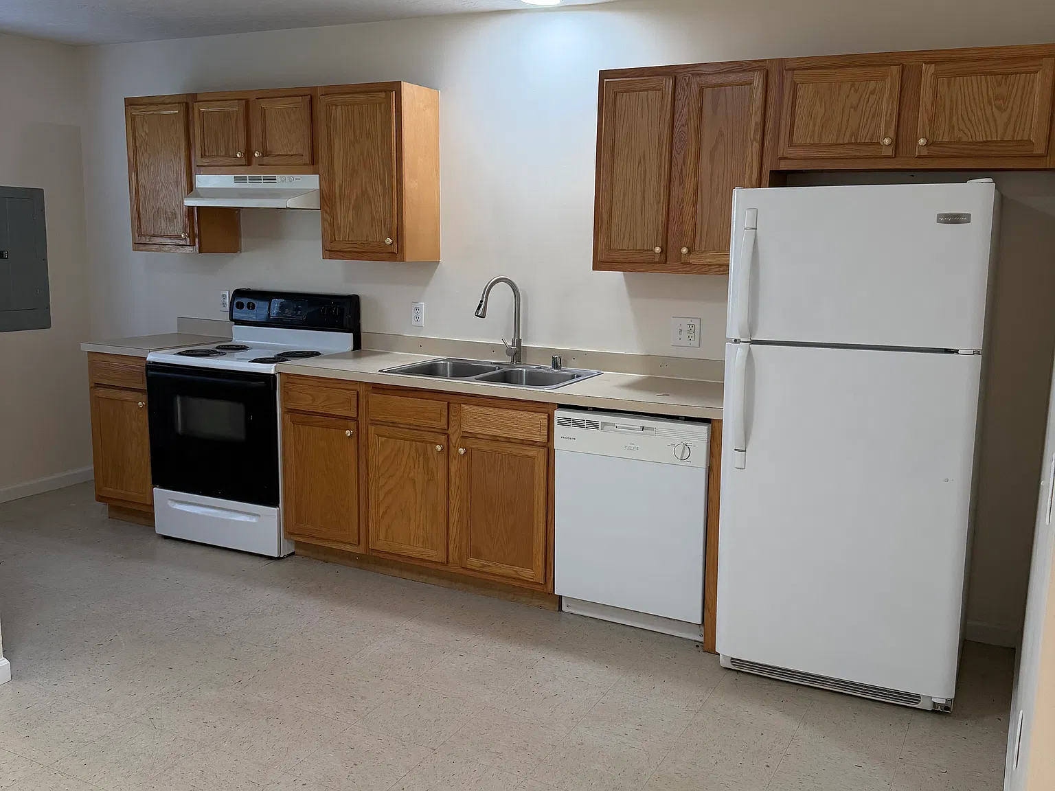 2 bed, 1050 sqft, $975 — Photo 4