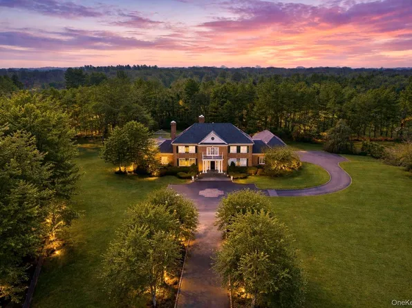 10 Colonial Drive, Upper Brookville, NY 11545