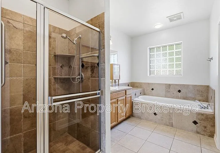 1933 W Tanya Trl — Photo 23