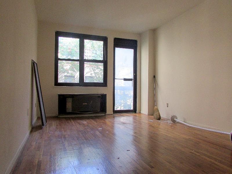 2nd image of 207 E 38th St