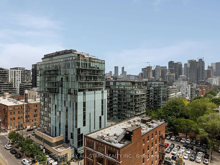 60 Bathurst St #Penthouse 1011 — Photo 32