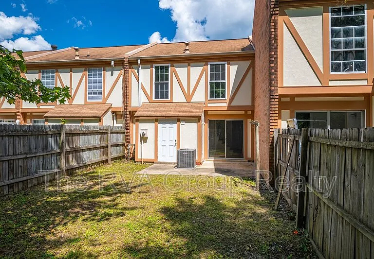 749 Pleasant St — Photo 41