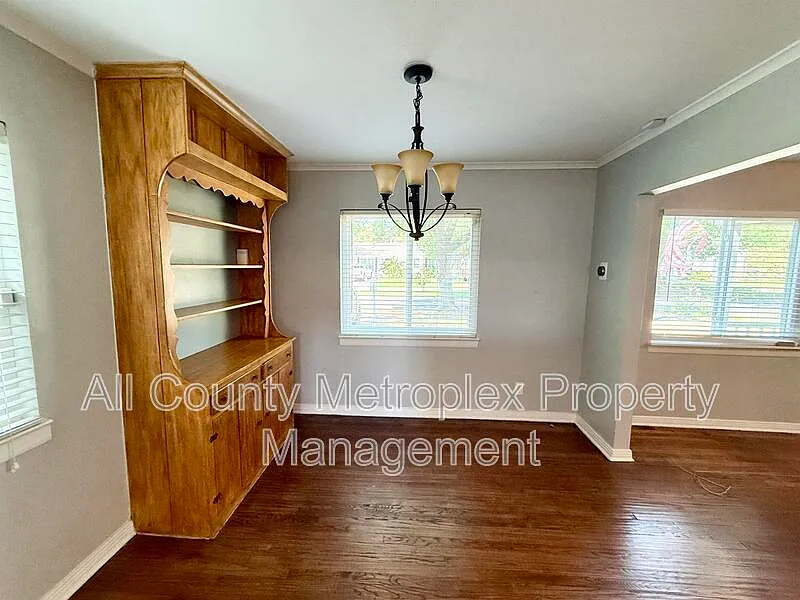 3 bed, 2.0 bath, 1359 sqft, $2,995 — Photo 4