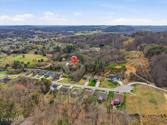 4th image of 541 Dante Rd