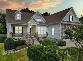 3328 Heathrowe Grove Ct, Fuquay Varina, NC 27526