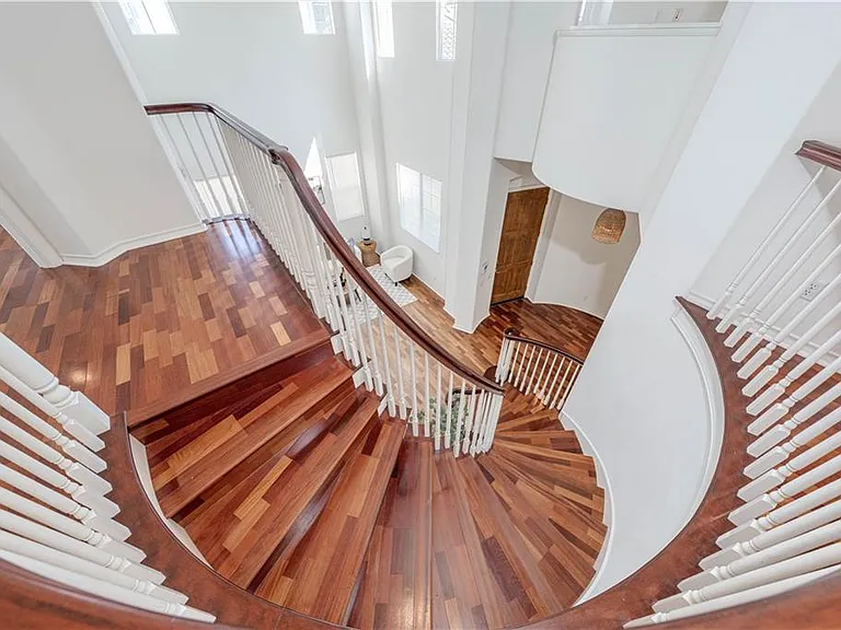 7371 Siena Dr — Photo 16