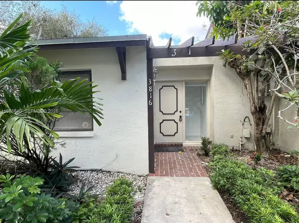 3816 SW 68th Way #14-F, Miramar, FL 33023