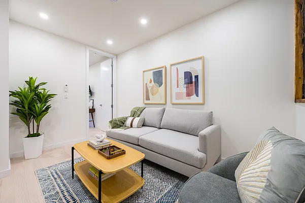 Living room, photo 5