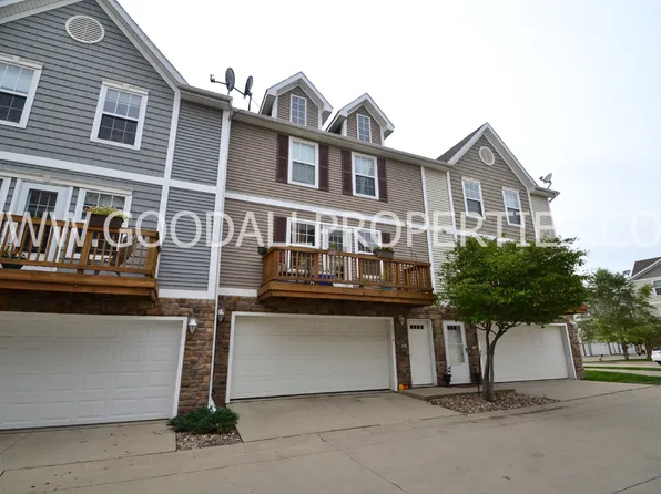 1116 Redstone Ln, Pleasant Hill, IA 50327