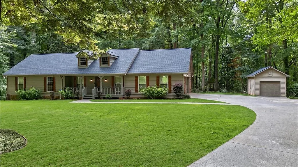 4 bed, 3.0 bath, 1892 sqft, $2,300 — Photo 1