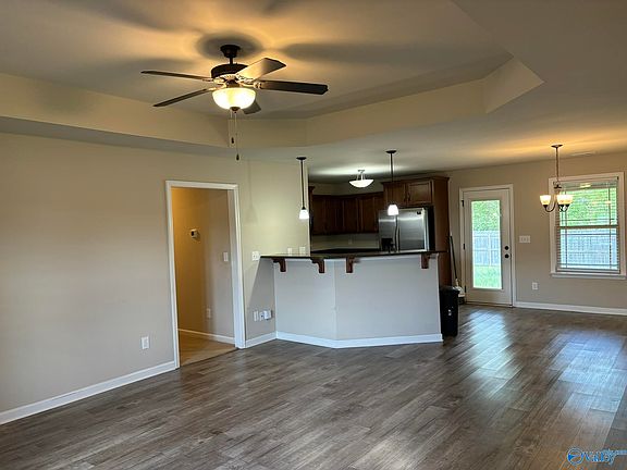 3rd image of 112 Beaver Brook Pl