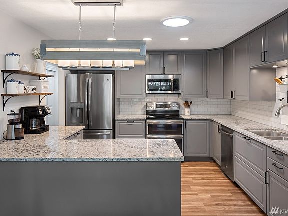 5th image of 6018 43rd Ave NW