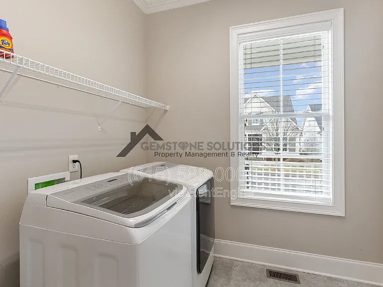 130 Hobbs Dr — Photo 24
