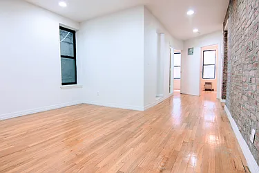 Rented by HOLTON REAL ESTATE INC.