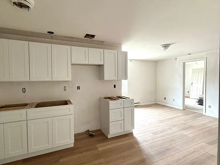 37 Groton School Rd — Photo 2