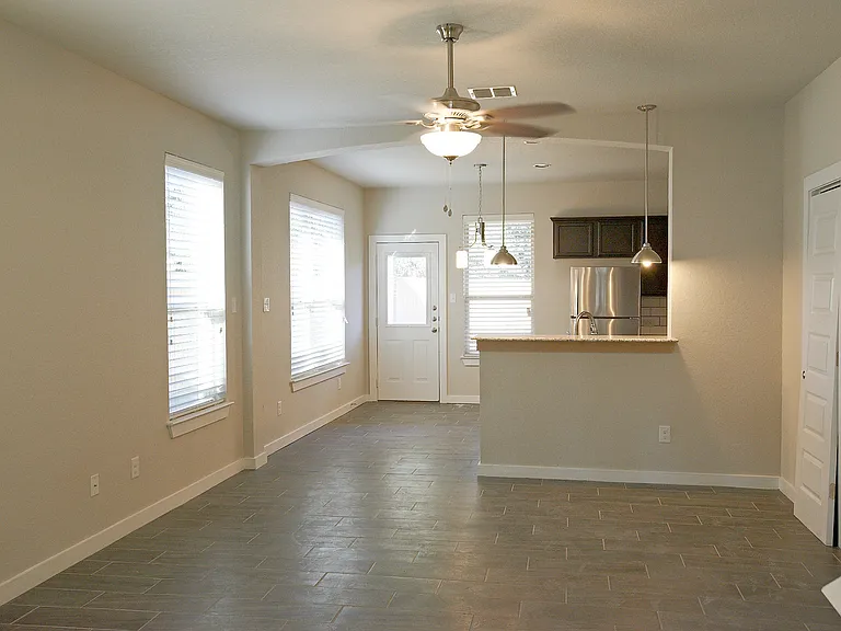 7102 Faith Way — Photo 2