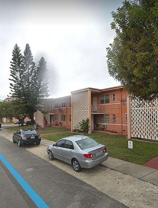 2nd image of 3571 SW 10th St